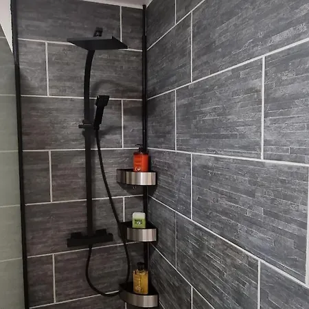 Appartement entièrement rénové en hyper centre! Le Rétro Chic - Terrasse privée - Parking gratuit Appartamento La Roche-Chalais