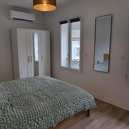 Appartement entièrement rénové en hyper centre! Le Rétro Chic - Terrasse privée - Parking gratuit La Roche-Chalais