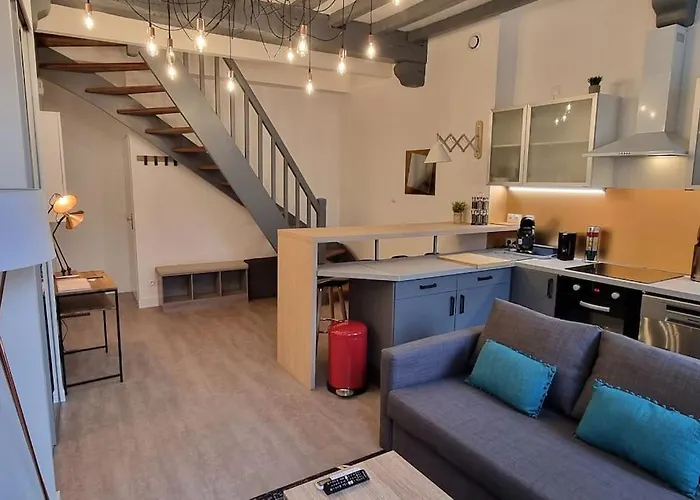 Apartman Le Retro Chic - Entierement Renove En Hyper Centre - Terrasse Et Parking Prive La Roche-Chalais